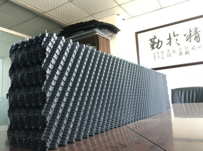 薄如紙的PVC填料居然能站65KG重量的人！